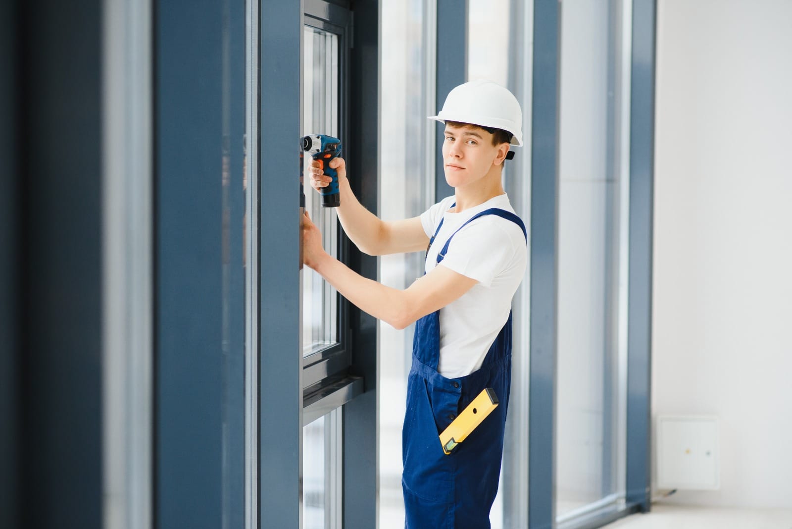 Brussels window repair service for cracked or broken glass.