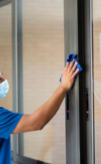 Sliding door roller replacement by expert technician in Brussels