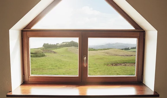 Close-up of the new Wood Brown window after repair.